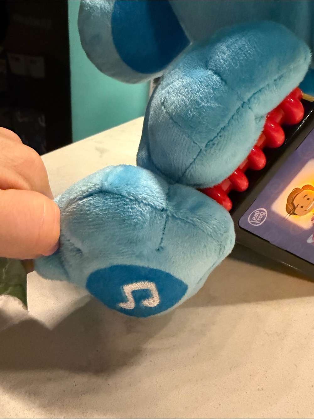 2021 LeapFrog Blue's Clues & You! Storytime with Blue Interactive 12” Plush. - Picture 6 of 7